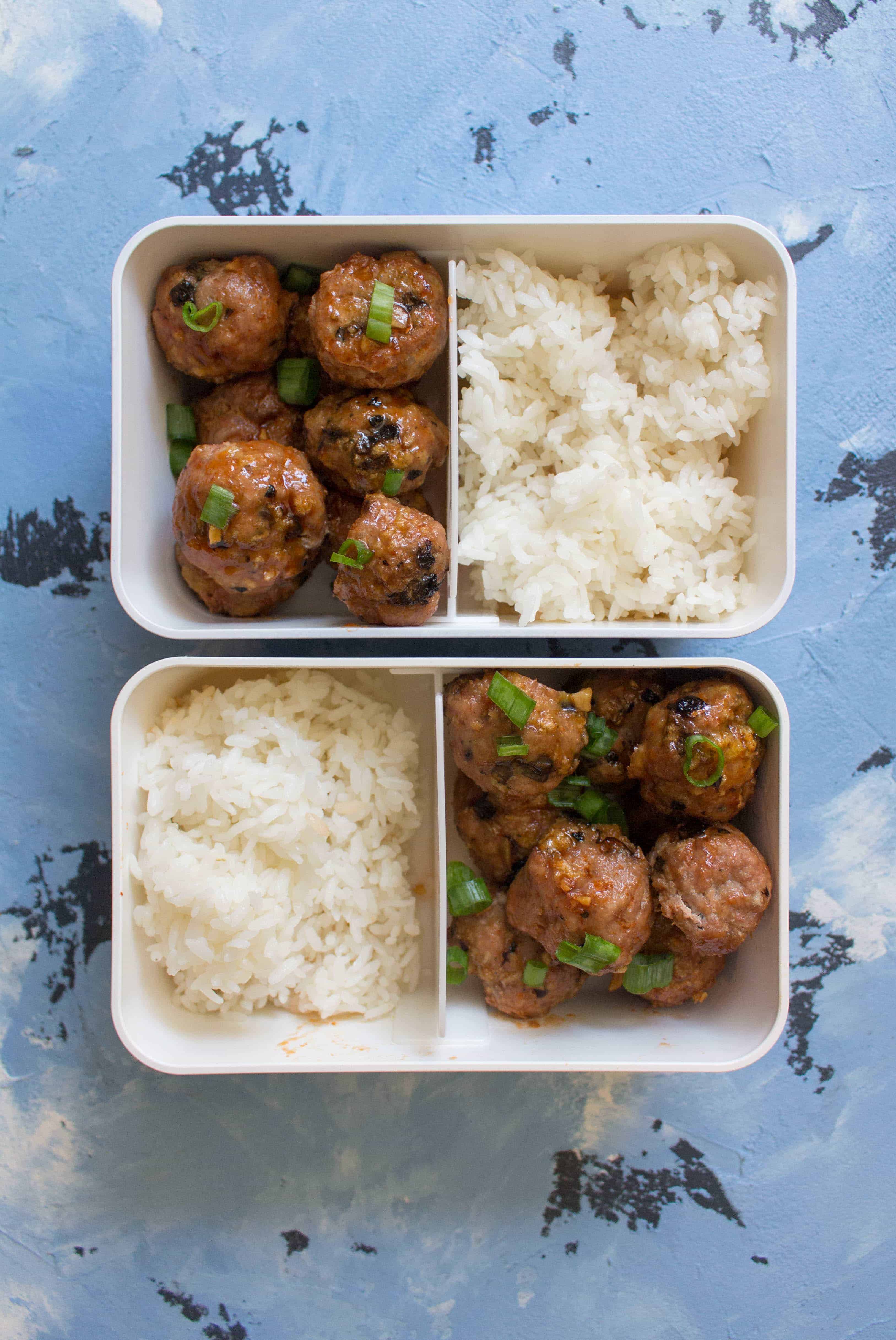 fast healthy meal prep | These Honey Sriracha Turkey and Mushroom Meatballs are the perfect blend of sweet and spicy that leaves you wanting more. These are perfect as an appetizer or as part of your weekly meal prep.