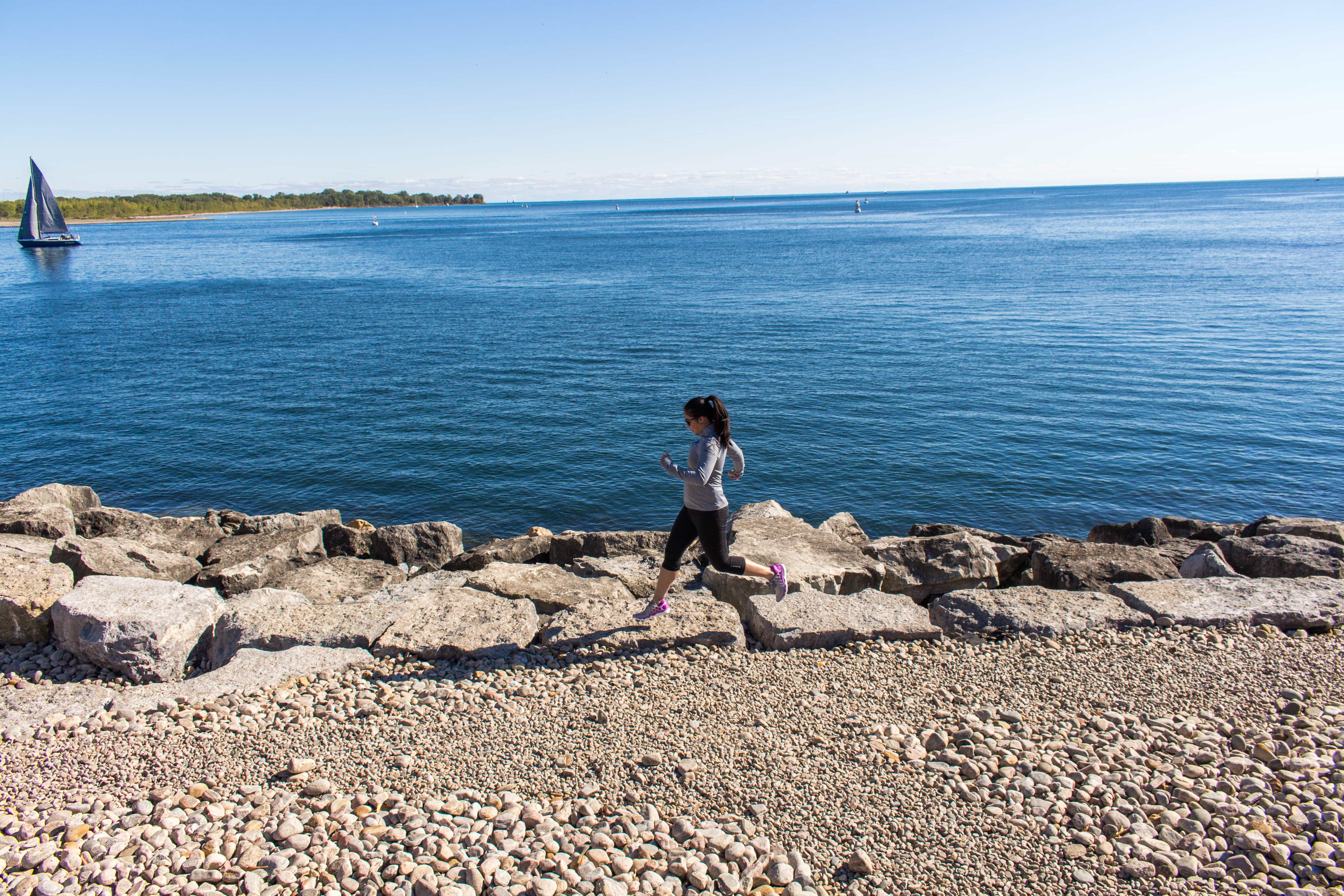 Are you a runner heading to Toronto? Here are a couple scenic places to run on your next trip to Toronto!