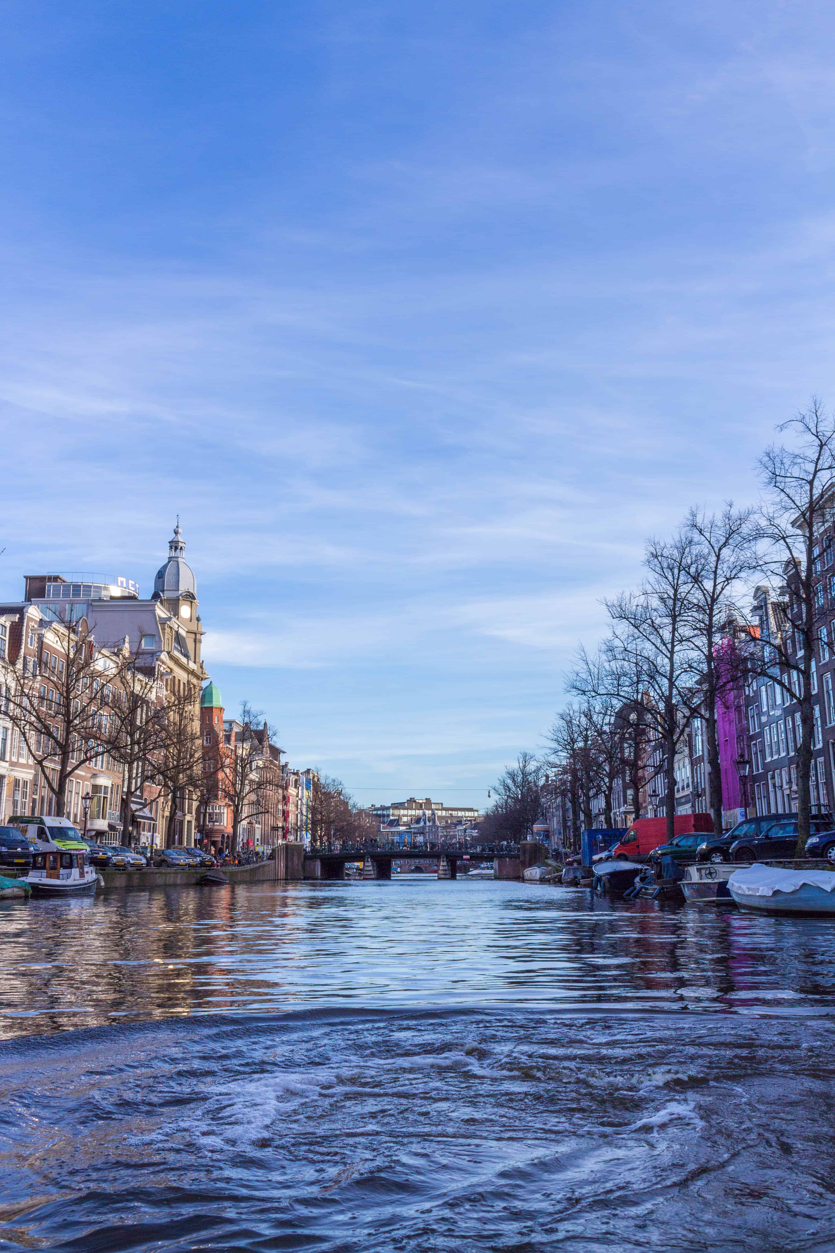 Amsterdam Itinerary; blue boats tour view