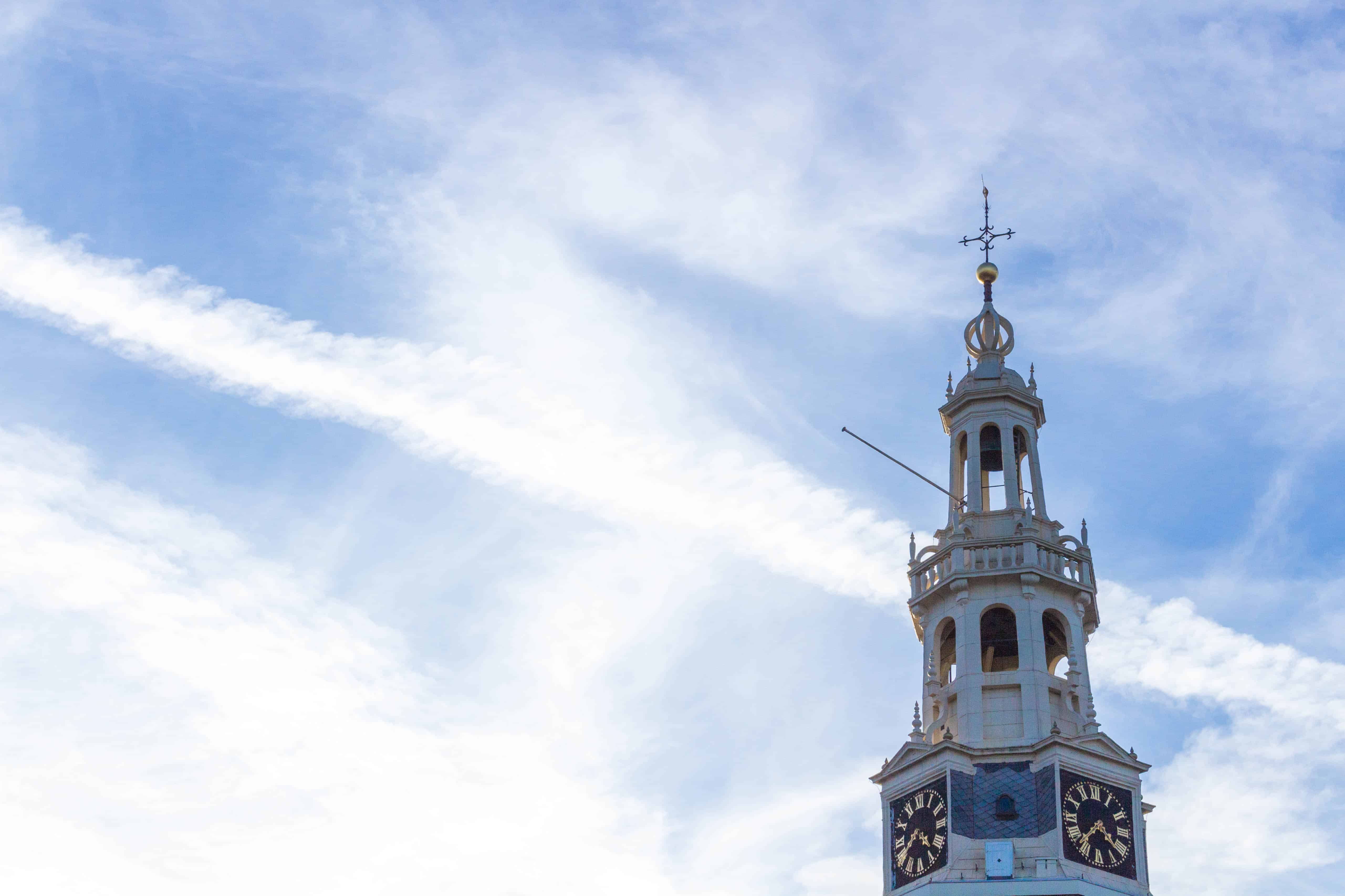 Amsterdam Itinerary; blue boats tour view