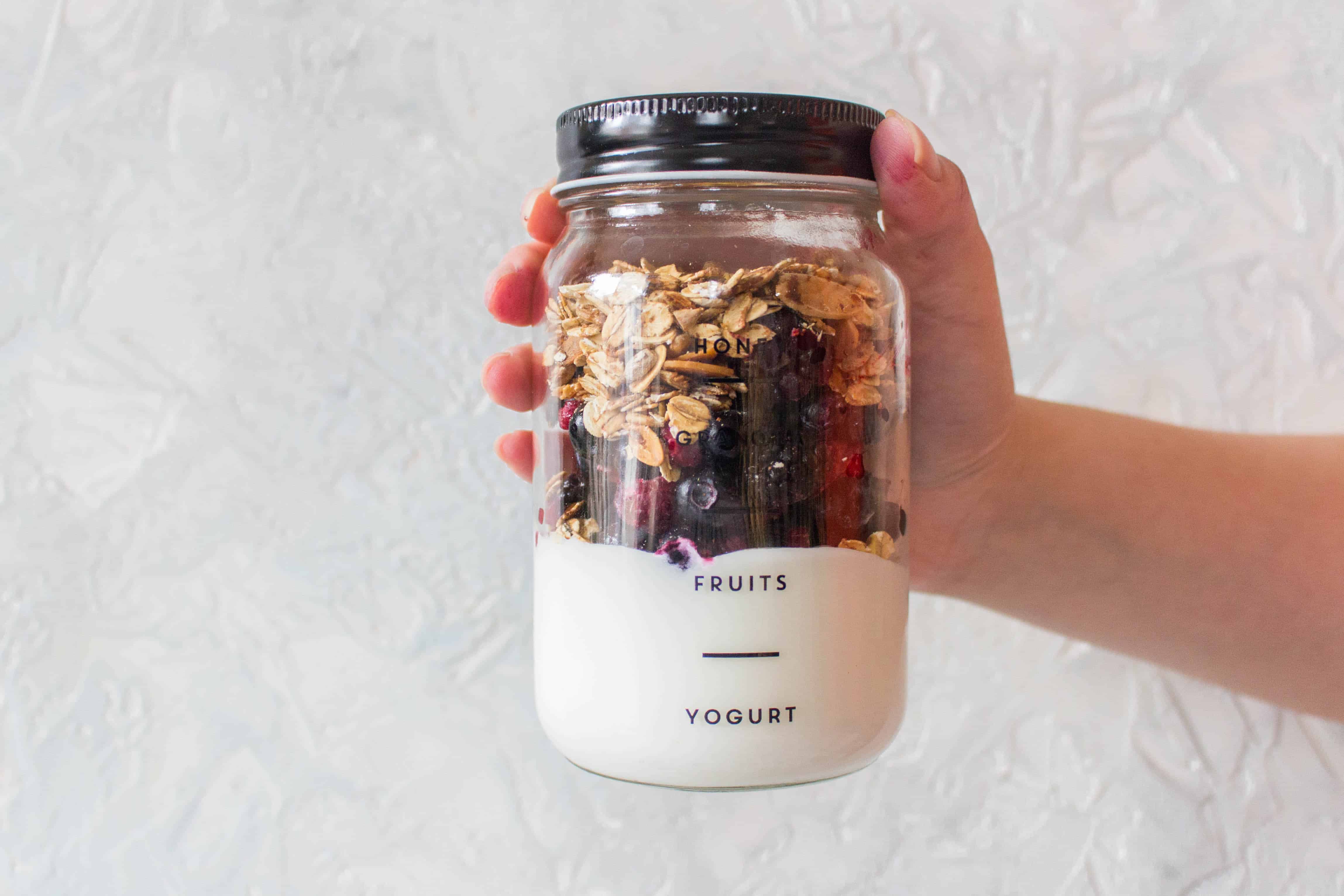 Yogurt with Berries Parfait | Grab some mason jars and prep your breakfasts so you can have a delicious and healthy start to your day during the week! These Yogurt with Fruit and Homemade Granola Breakfast Meal Prep will have you looking forward to your mornings!