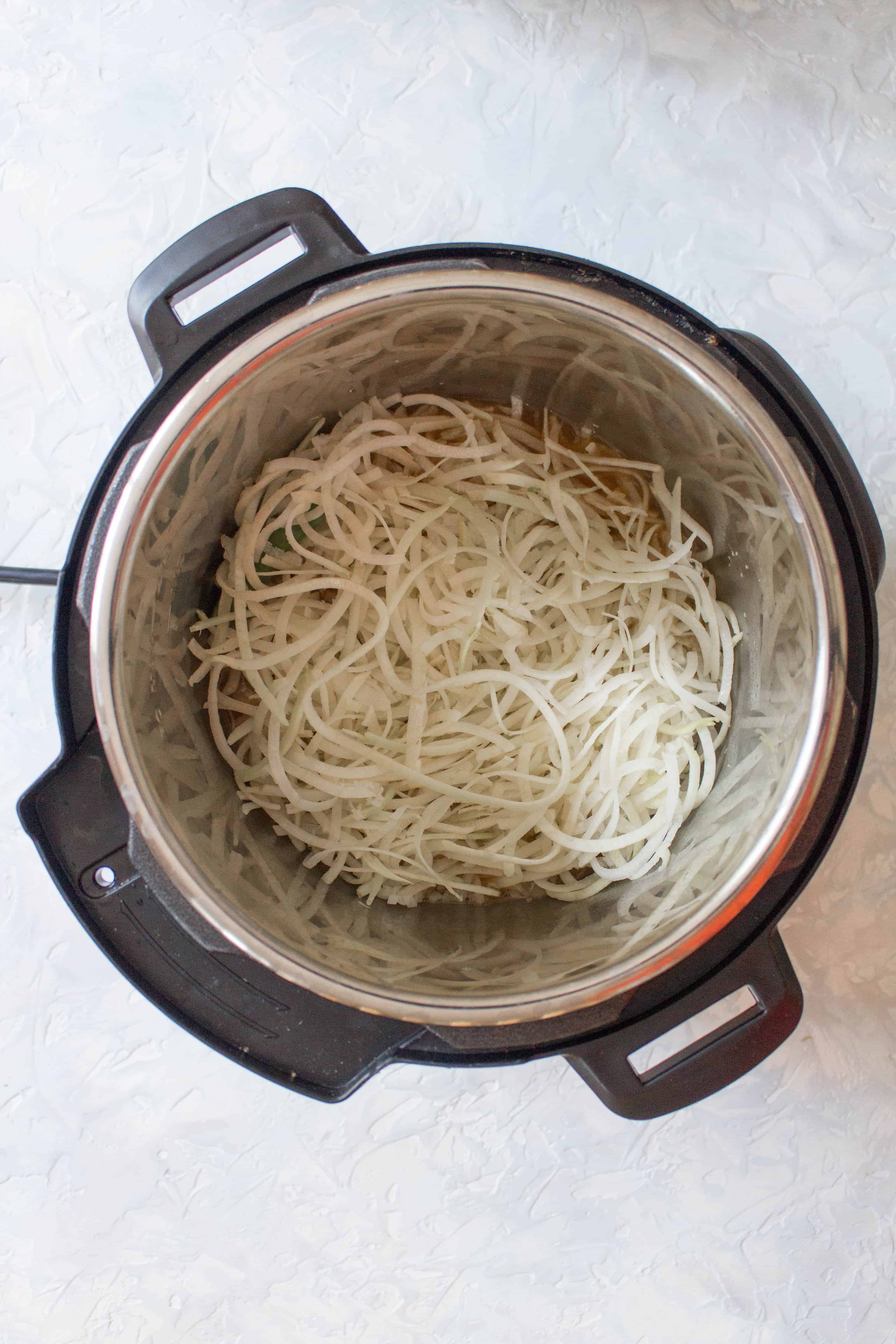 Craving a delicious lo mein but want to cut back on the carbs? Try this delicious low carb lo mein made with kohlrabi noodles made in under 10 minutes in an Instant Pot!