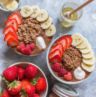 Are you ready for breakfast with a twist? Prepared in under 10 minutes the night before, this Chocolate Chia Steel Cut Overnight Oats is so delicious and creamy, that it's like eating ice cream for breakfast!
