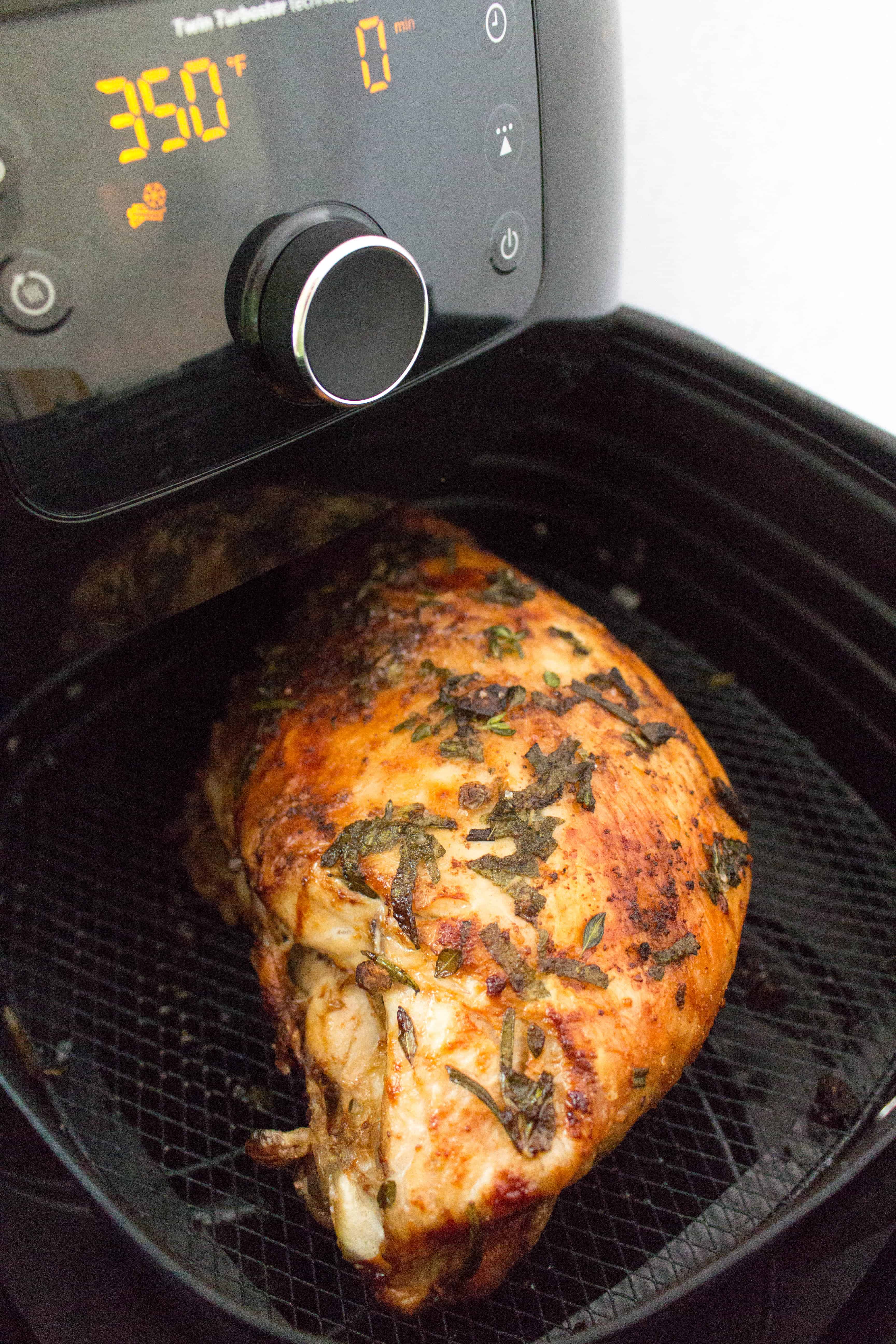 Looking to make a simple turkey dinner for a small group of friends or family? Try this simple air fryer turkey dinner with with the Philips Airfryer XXL.