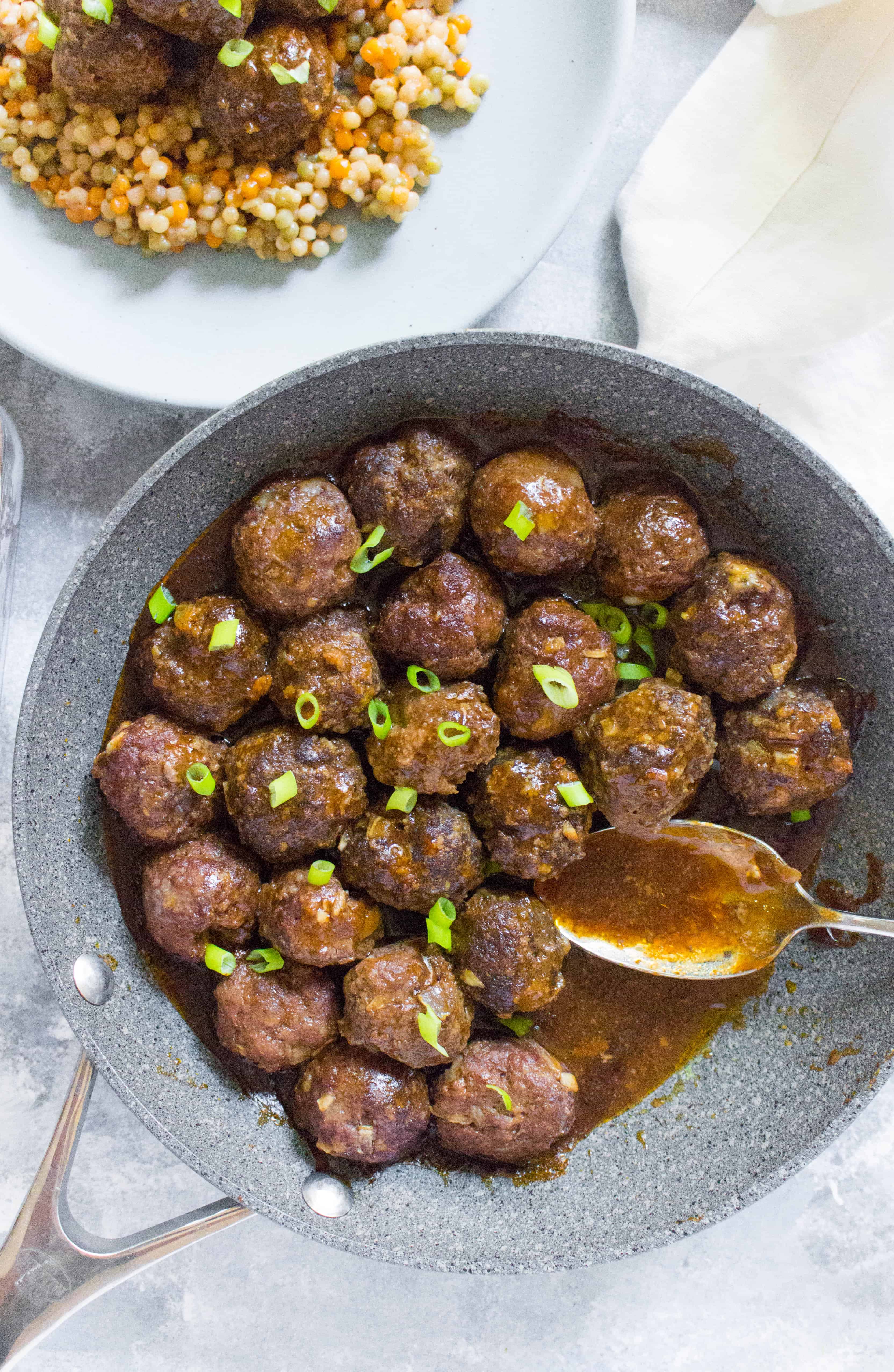 This asian inspired meatball recipe, hoisin sriracha glazed meatballs, will quickly become a meal prep favourite! Coated with a delicious sauce with a hint of spice, you're going to want to eat it all week!