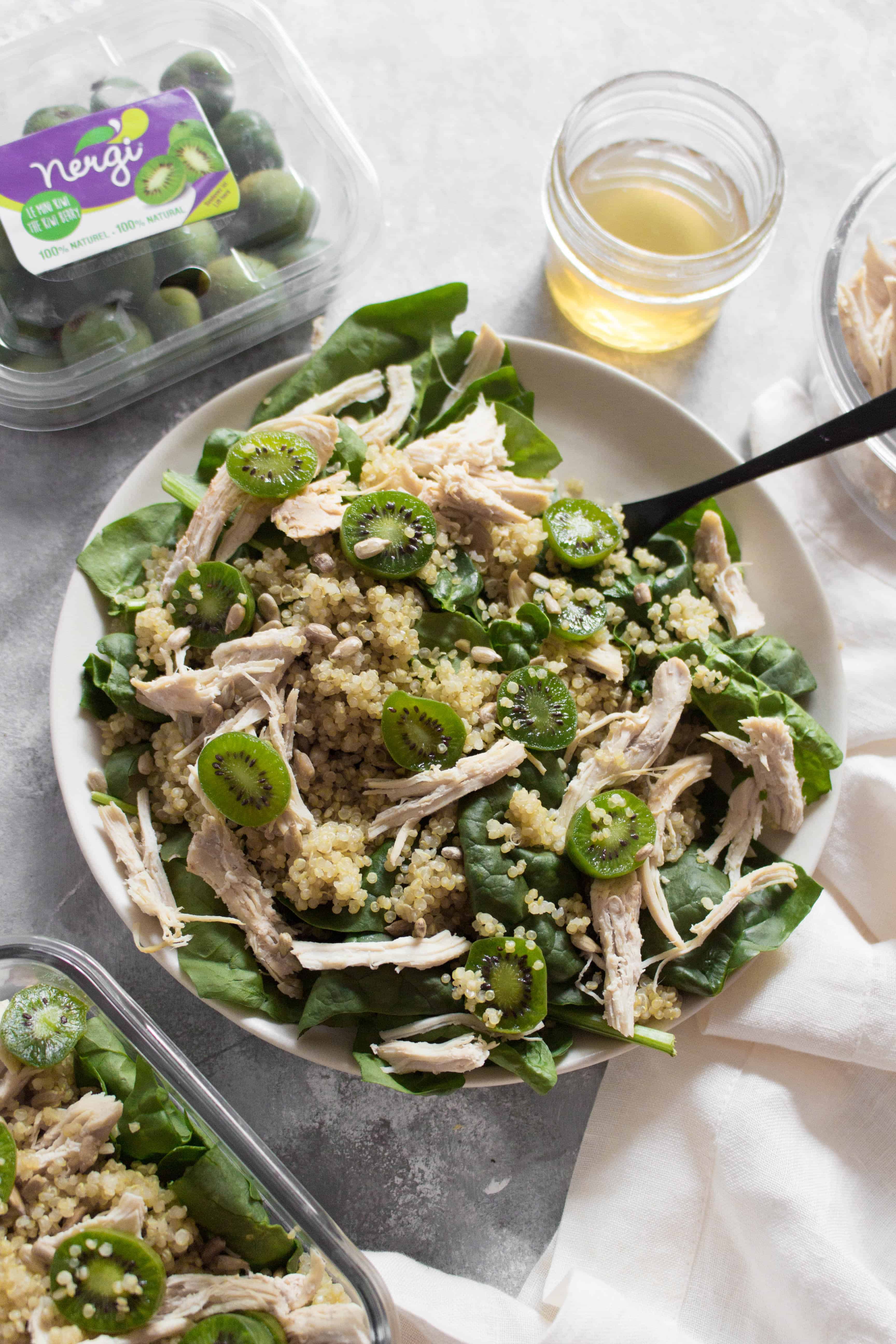 A mix of fresh fruit, quinoa, chicken, sunflower seeds, and spinach, this Quinoa Chicken Spinach Nergi Bowl comes together deliciously and makes the perfect meal prep for a refreshing lunch!