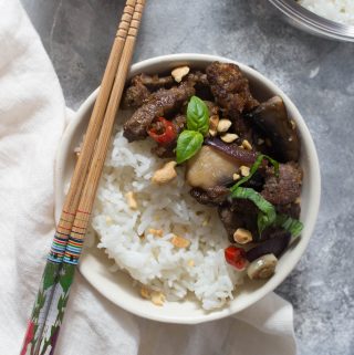 This easy thai beef stir fry meal prep takes less than 45 minutes to put together - perfect as a quick meal prep or a busy weeknight dinner. 
