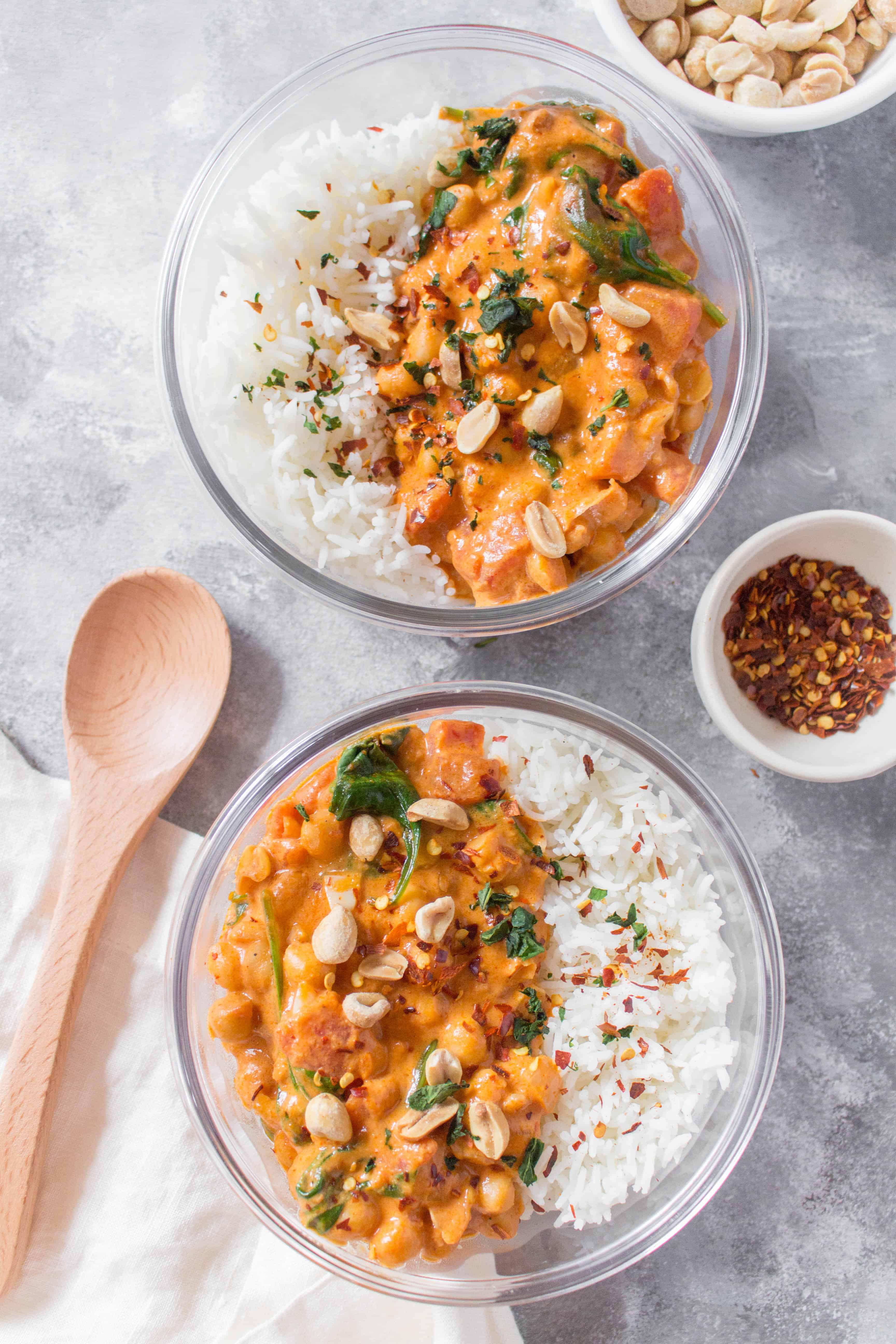 meal prep spicy chickpea curry with peanut butter