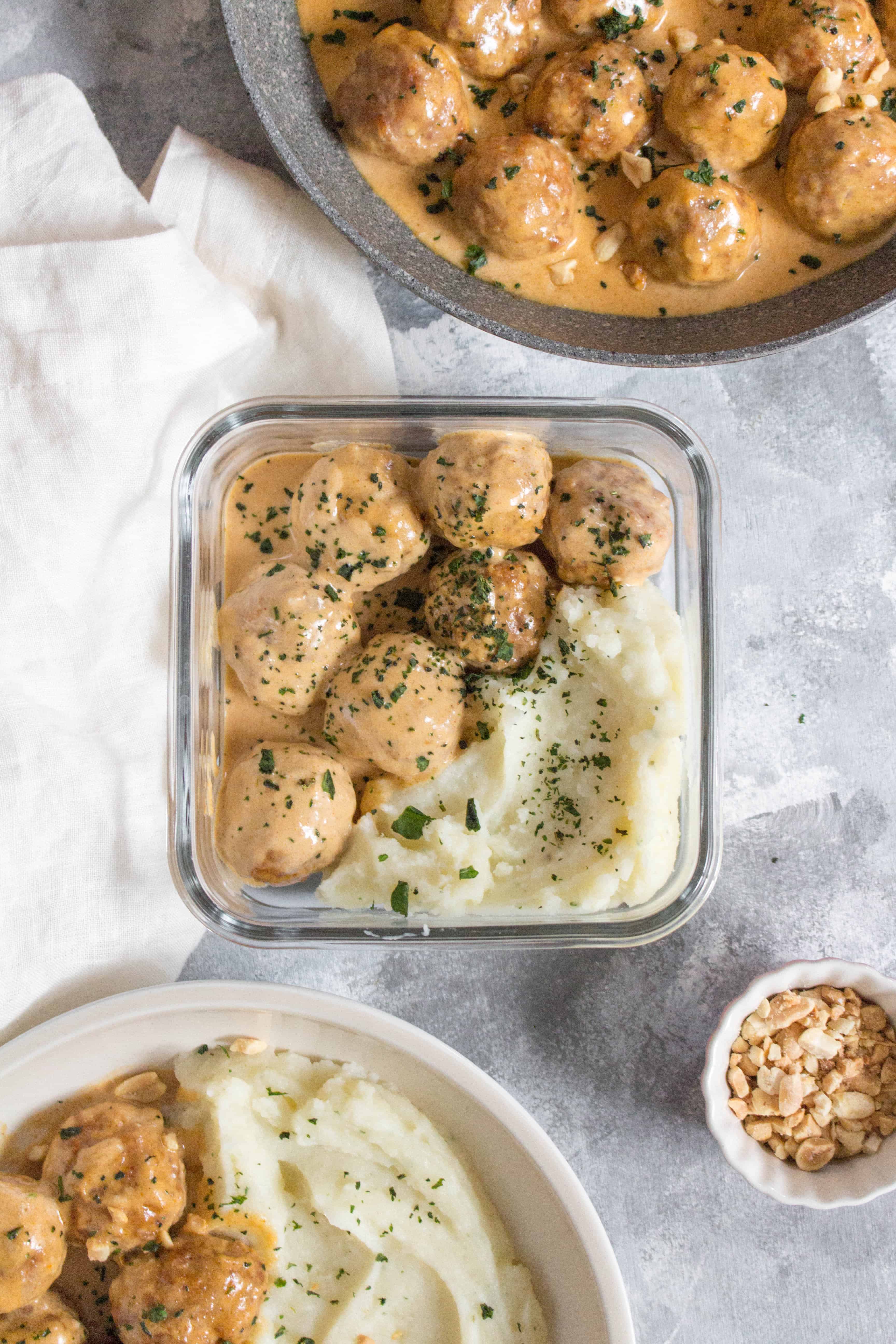 Looking for a delicious way to amp up your meatballs? This Thai Peanut Chicken Meatballs meal prep is just what you need!