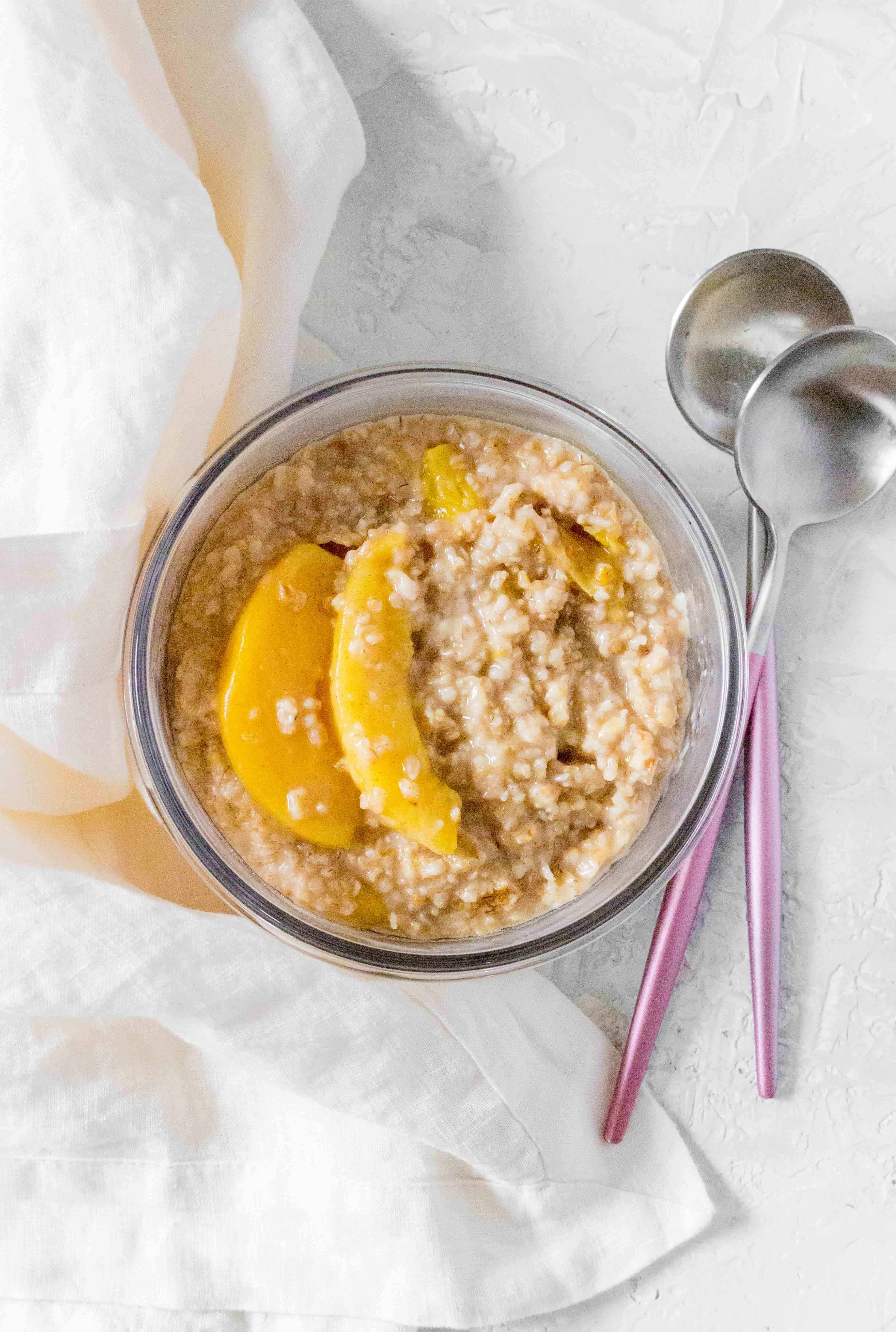 Instant Pot Peaches and Cream Steel Cut Oats Meal Prep