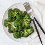 Curious as to how to make crispy broccoli with an air fryer? Here's how you can quickly make Easy Air Fryer Broccoli!