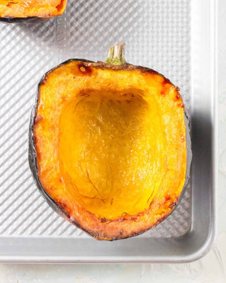 Filling, healthy, and easy to make, roasted acorn squash is the perfect ingredient for meal preps or as a side dish! Here's how to roast acorn squash!