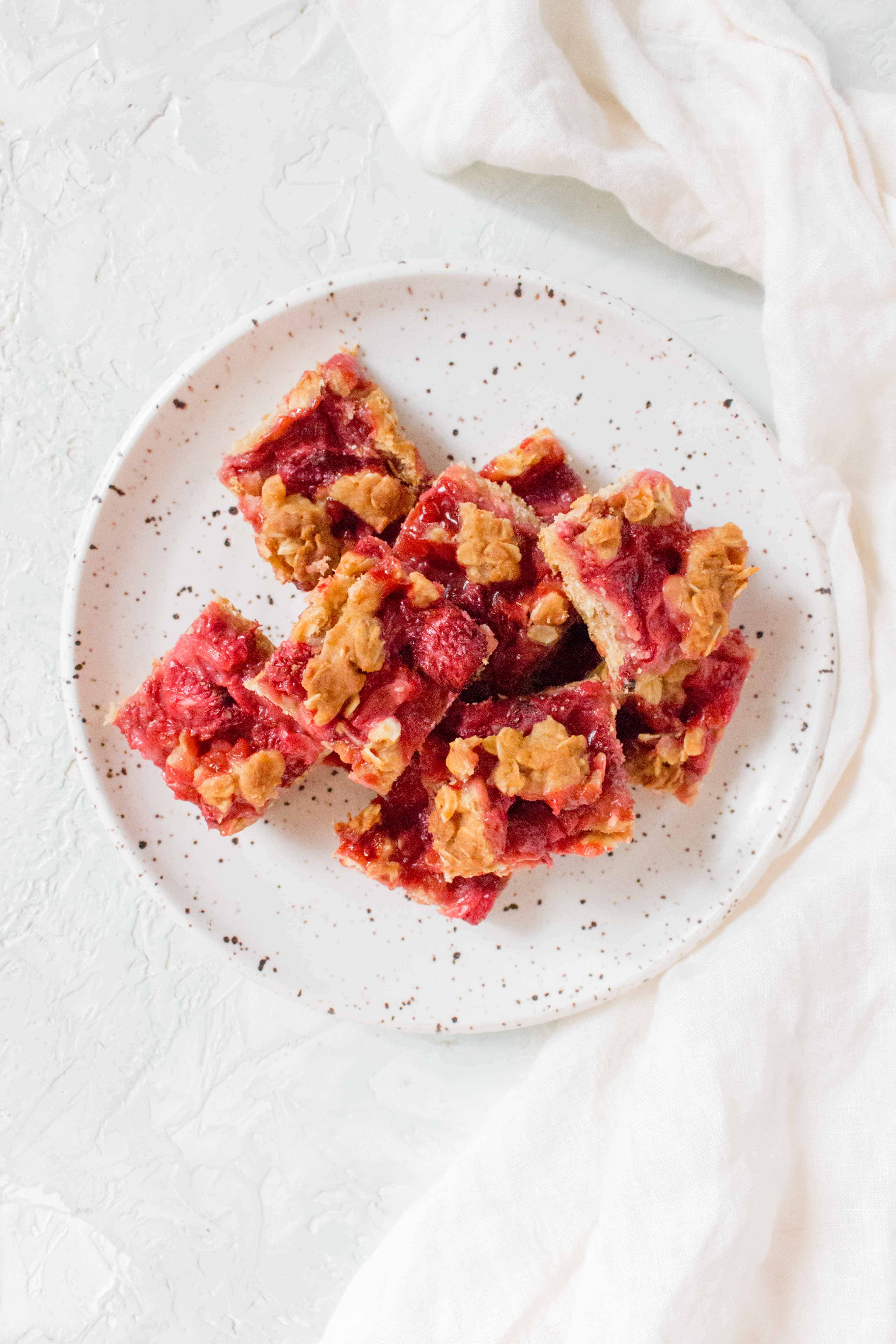 These freezer friendly strawberry bars are the perfect quick snack!
