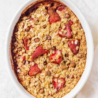 This Strawberry with Chocolate Oatmeal Bake is the perfect breakfast! The pop of colour makes for a pretty looking breakfast for a special occasion but simple enough to work as a weekly meal prep!