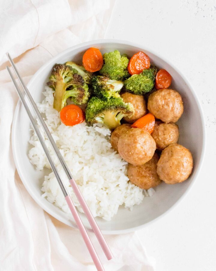 Sweet and tangy, these Chicken Teriyaki Meatballs with Broccoli and Carrots is better than takeout! Make them at home today or freeze them for later.