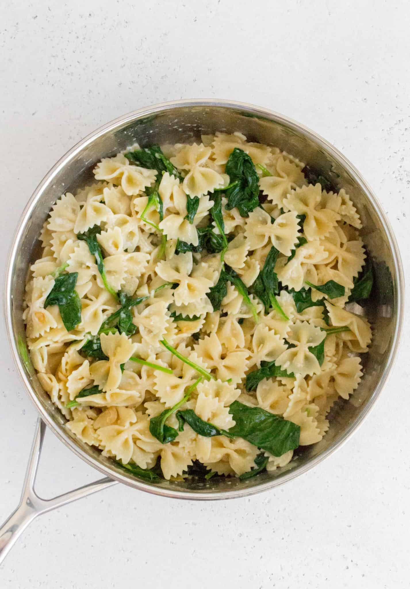 5 Ingredient Garlicky Butter Pasta with Spinach