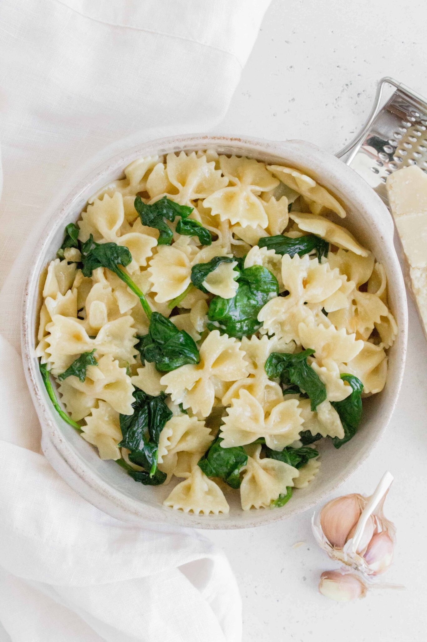5 Ingredient Garlicky Butter Pasta with Spinach