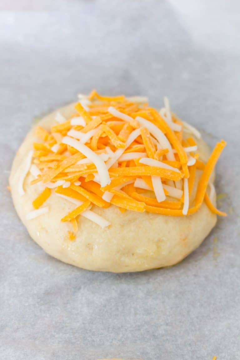 Easy Cheddar Cheese Buns