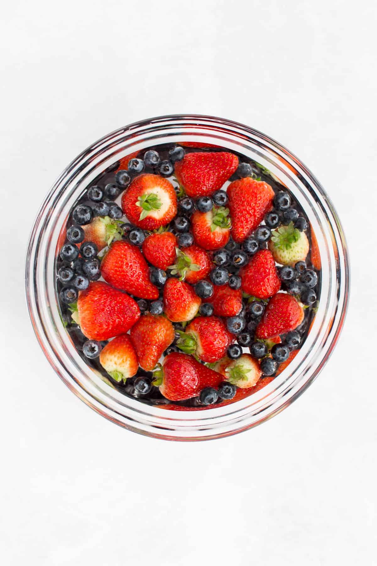 DIY Vinegar Fruit Wash How to Make Your Berries Last Longer