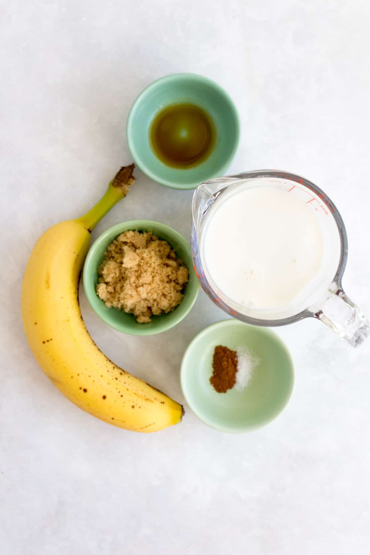 Ingredients for roasted banana milk with cinnamon.