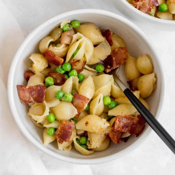 Pasta with Peas and Bacon Ready in Less than 30 Minutes!