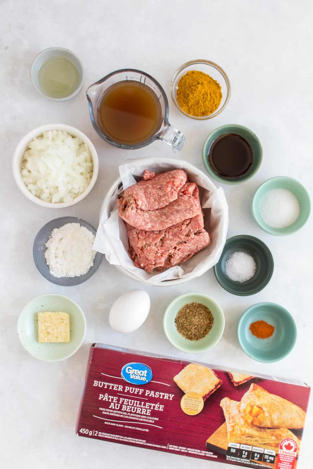 Ingredients needed to make beef curry puffs.