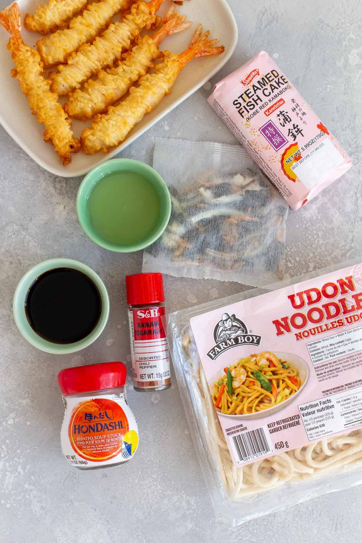 Ingredients needed to make tempura udon.