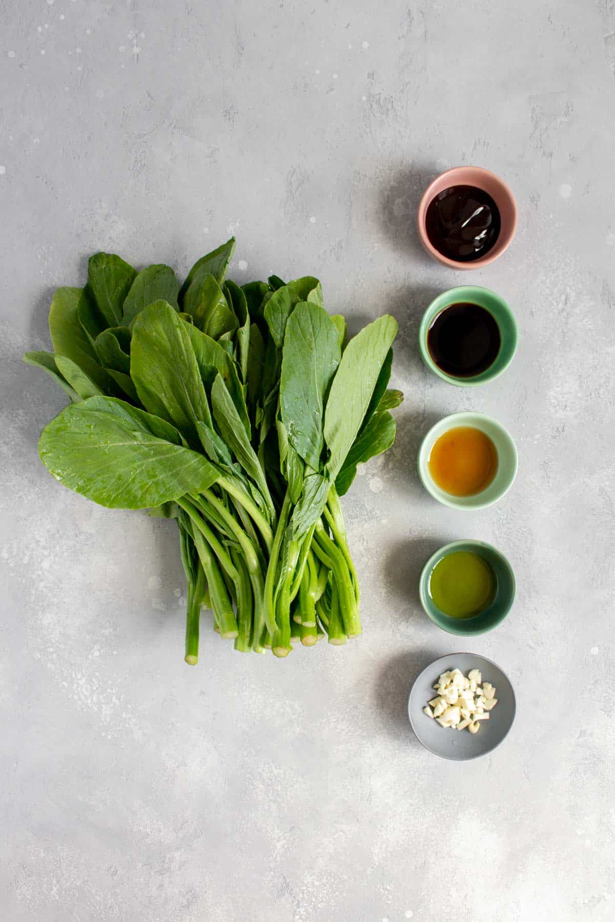 Ingredients needed to cook yu choy.