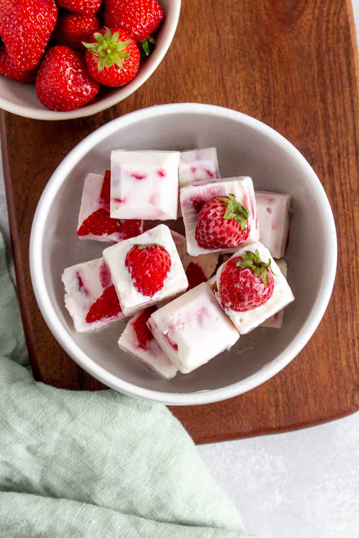 Strawberry Yogurt Bites – Carmy