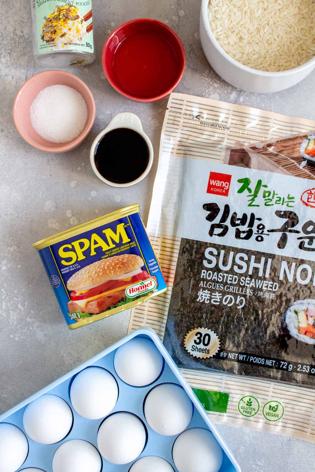 Ingredients needed to make spam musubi with egg.