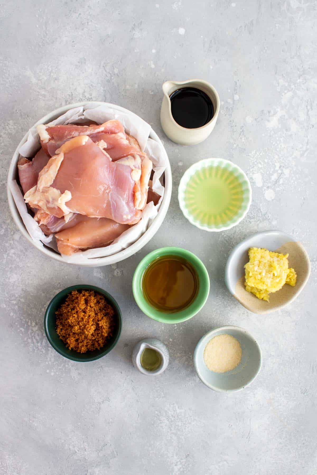 Ingredients needed to make chicken bulgogi.