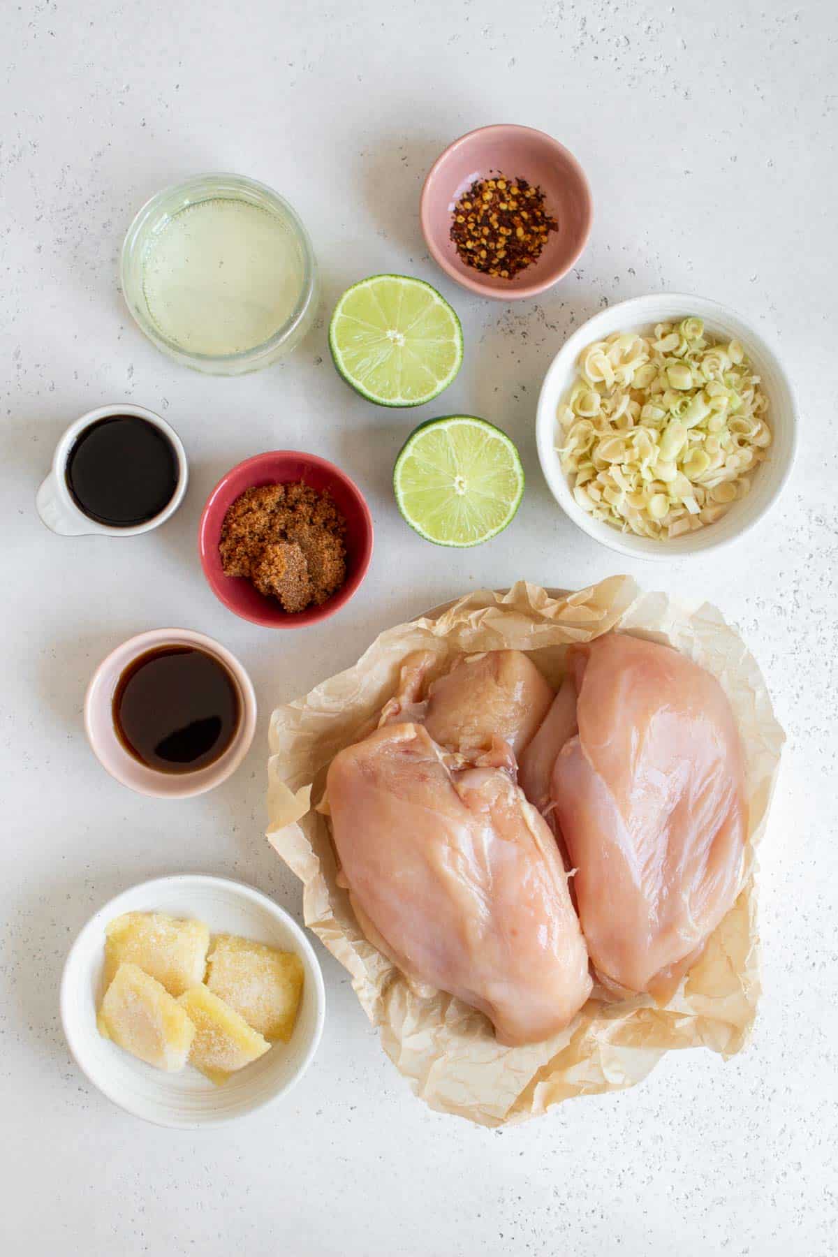Ingredients needed to make grilled lemongrass chicken.