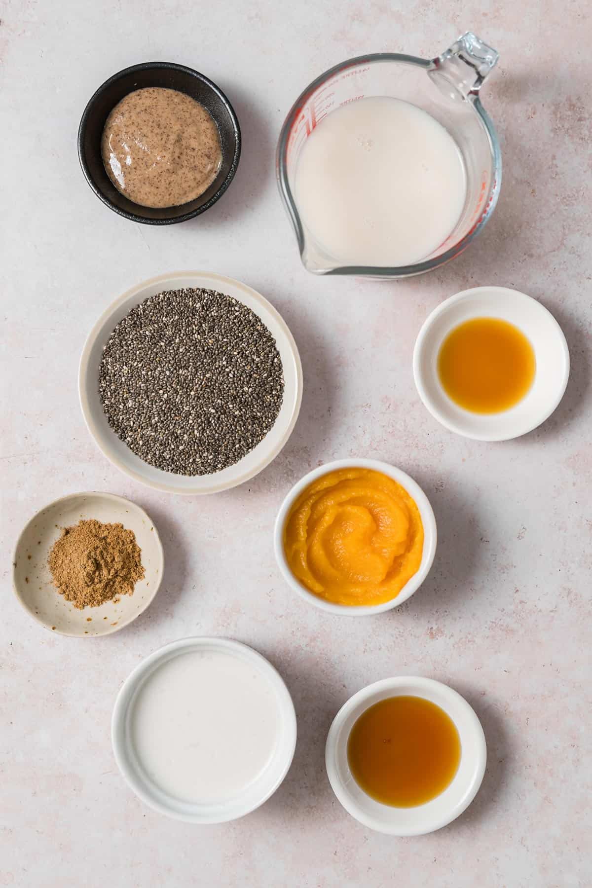 Ingredients needed to make pumpkin chia pudding.