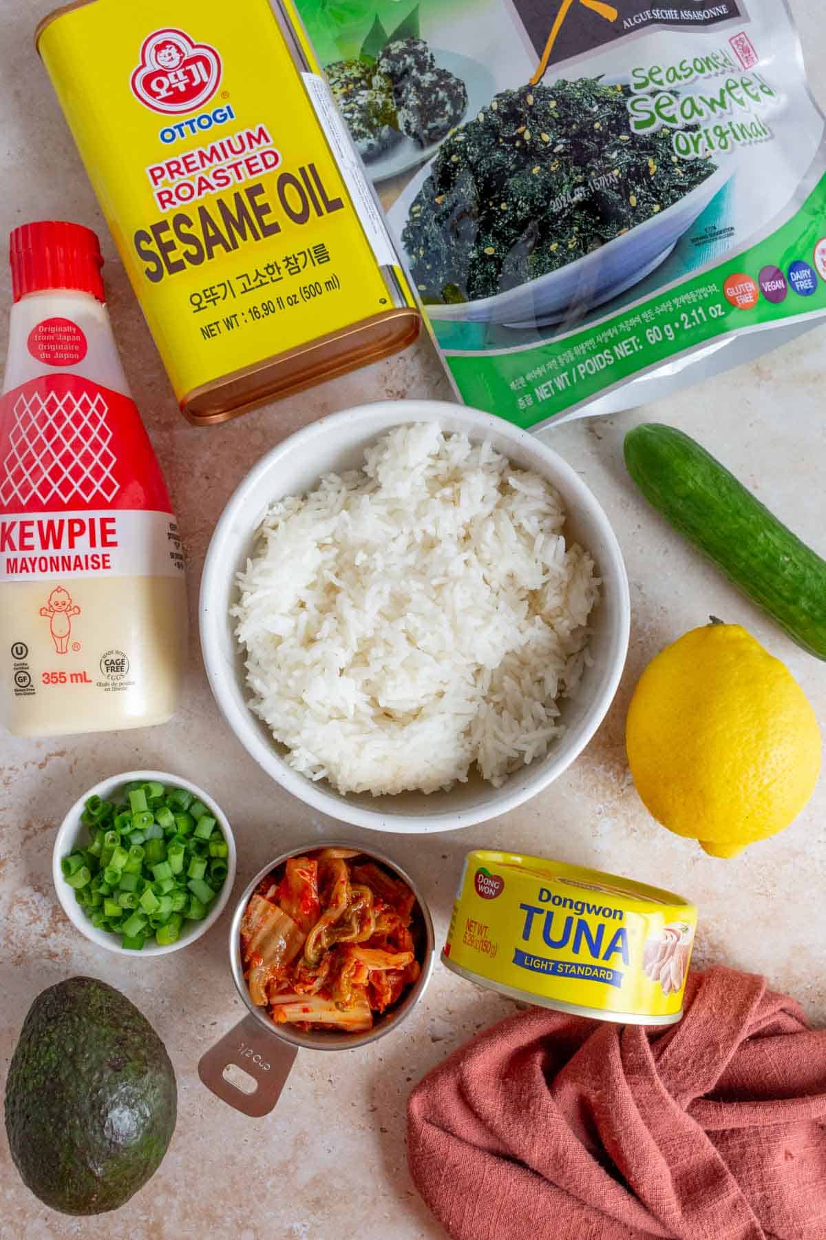 Ingredients needed to make tuna mayo rice bowl.