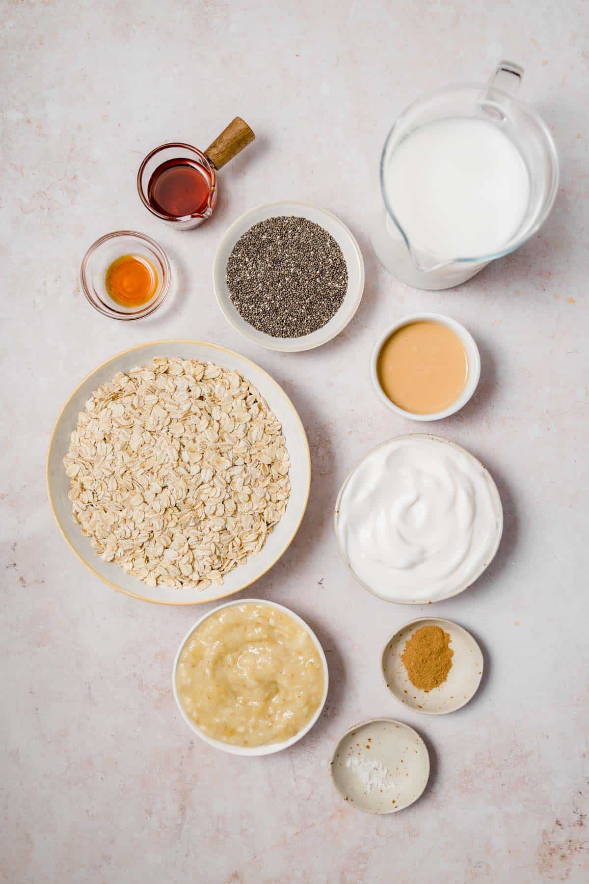 Ingredients needed to make peanut butter overnight oats.