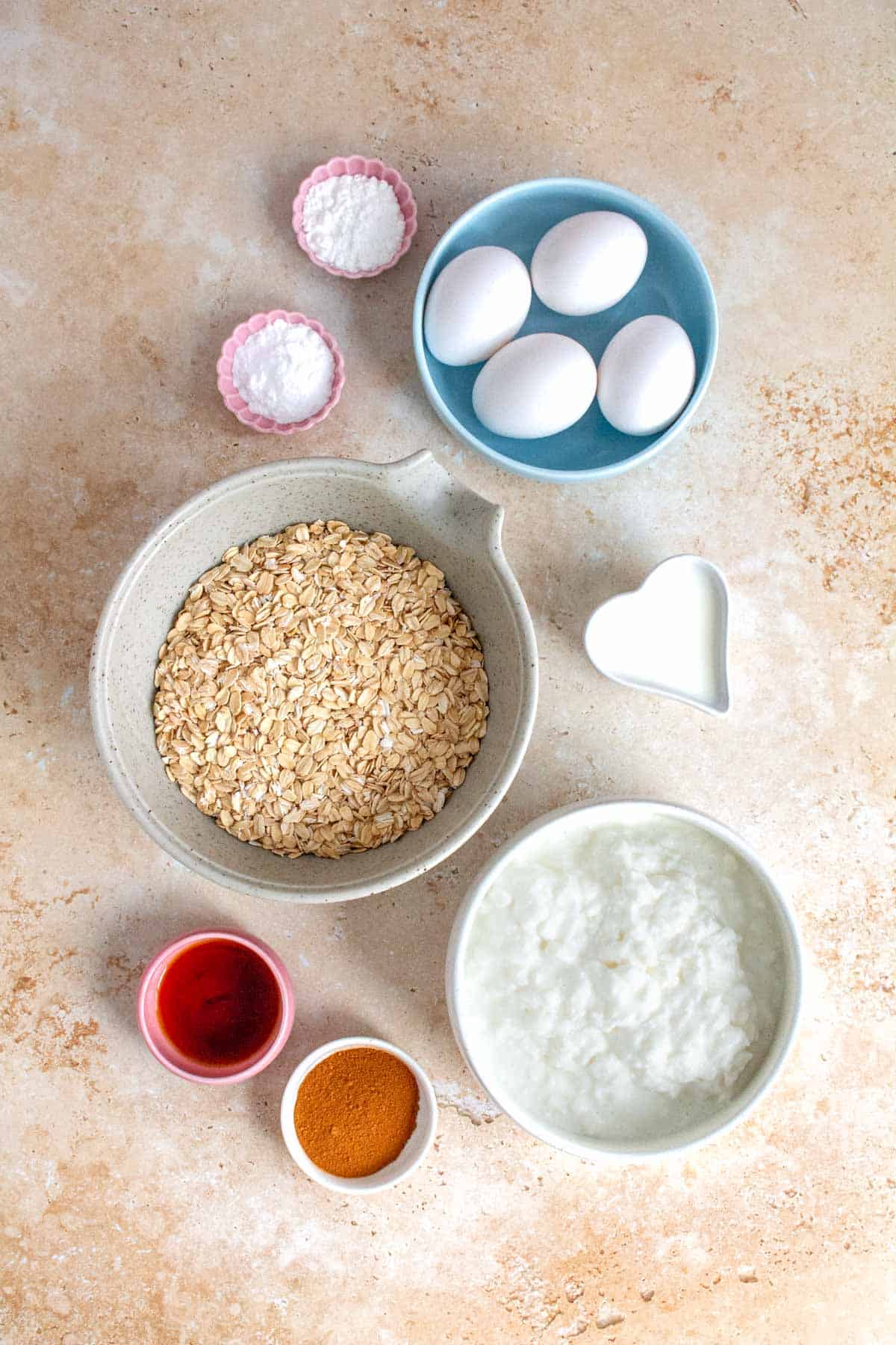 Ingredients needed to make cottage cheese oatmeal pancakes.