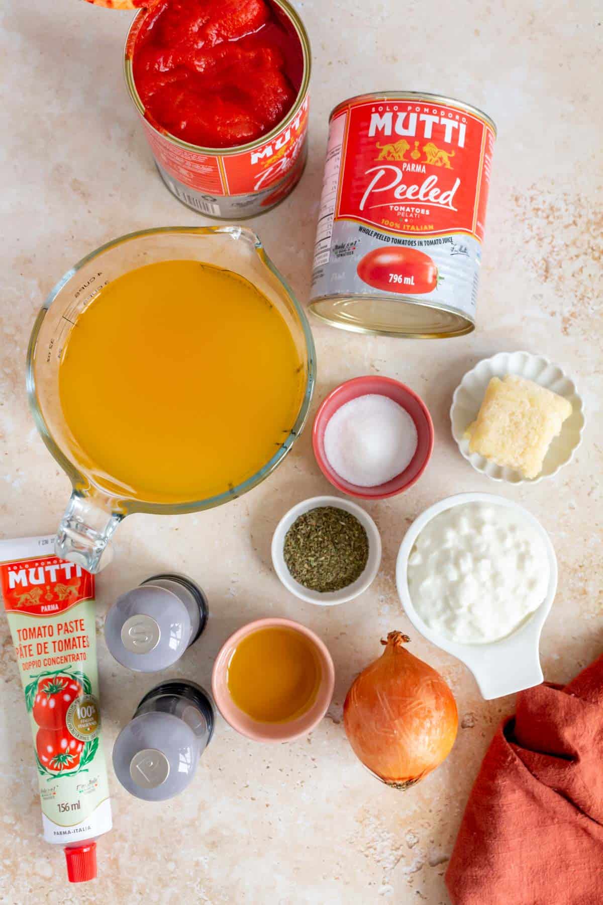 Ingredients needed to make high protein tomato soup with cottage cheese.