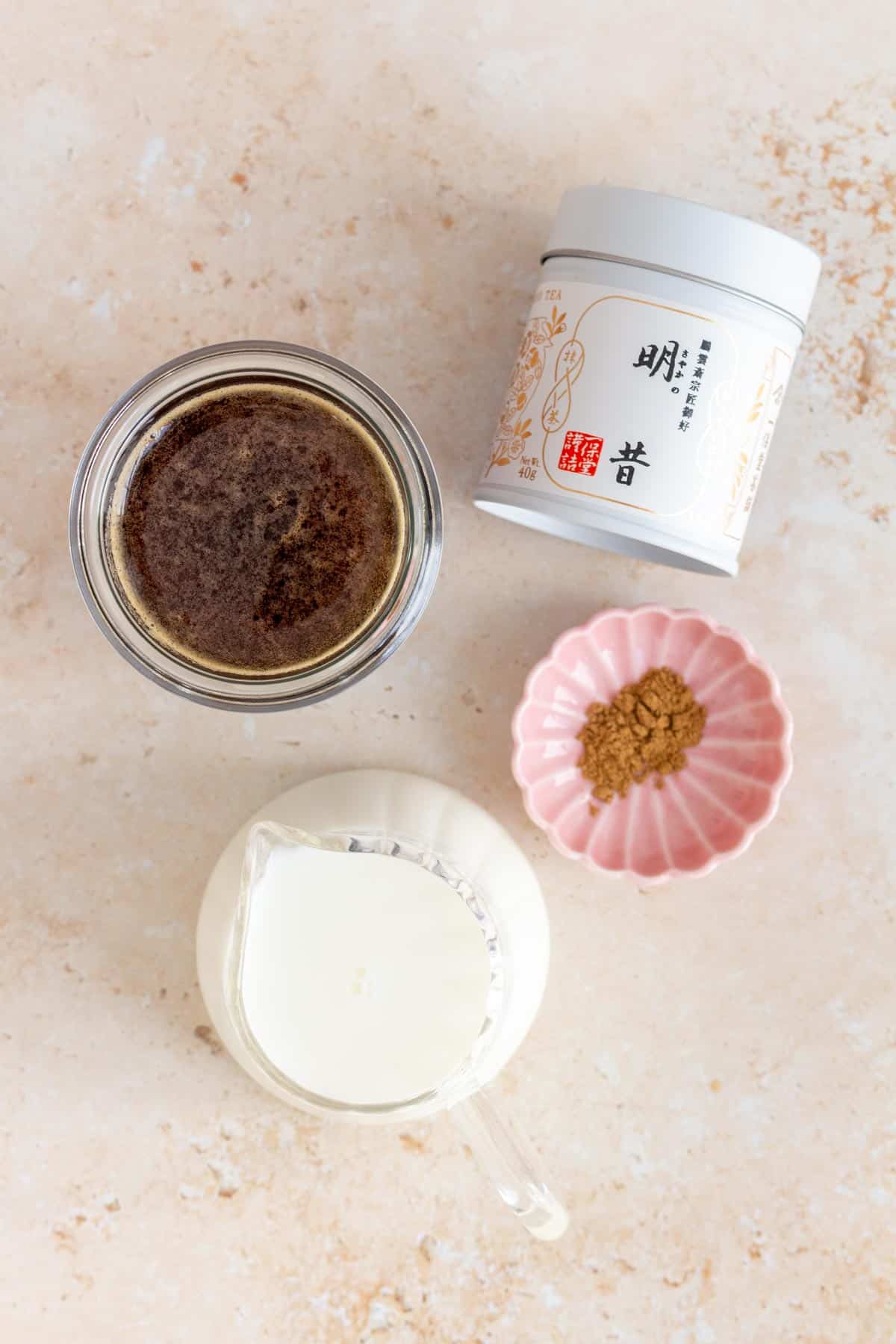 Ingredients needed to make banana bread matcha.
